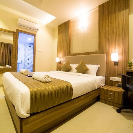 העיר בנגלור Hotel Plaza Heights מראה חיצוני תמונה